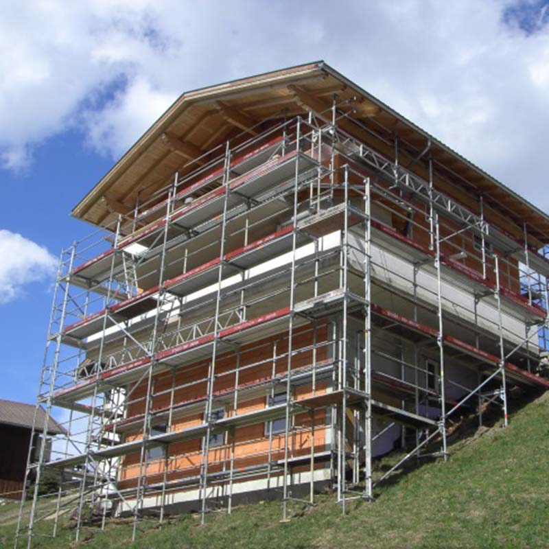 Haus mit Gerüst von Stöger